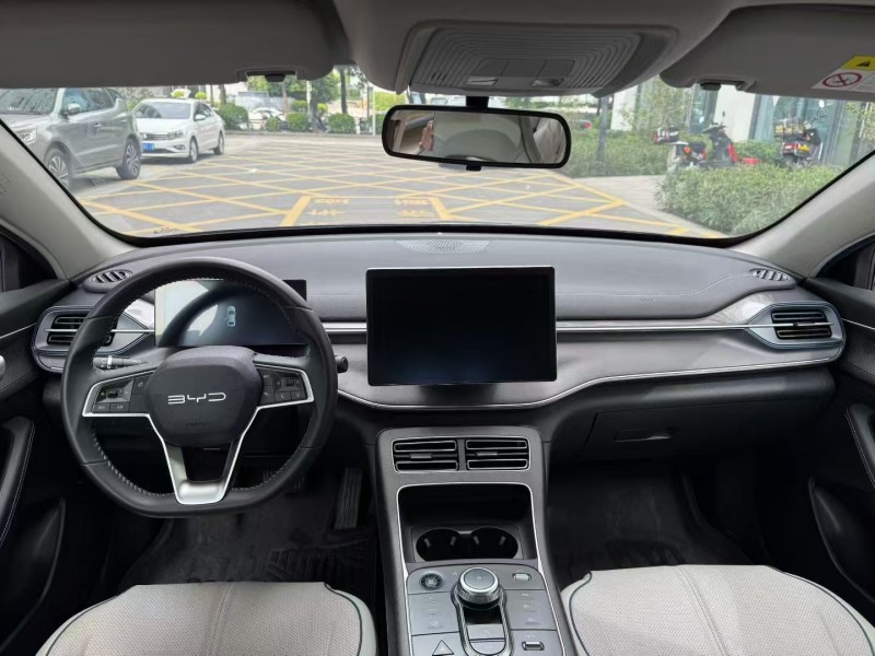 广州24年比亚迪驱逐舰5