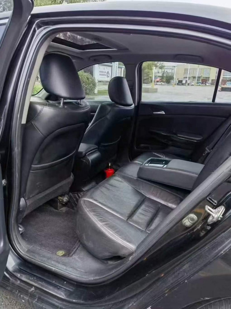 晋中13年本田雅阁5