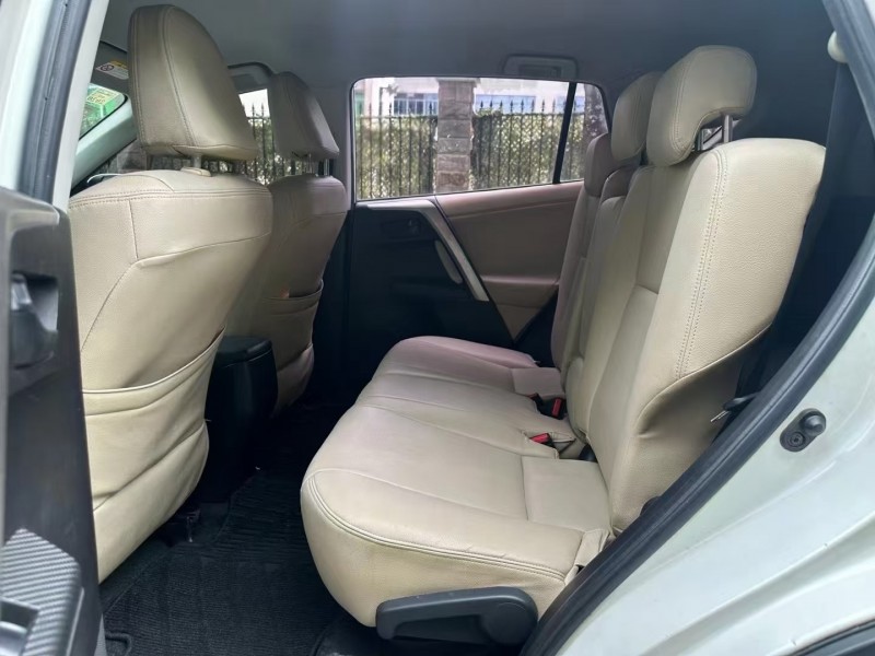 广州16年丰田RAV4荣放5