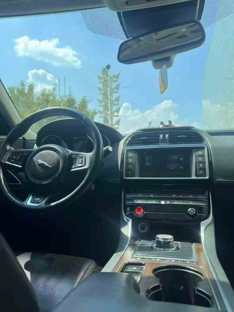 张家界17年捷豹XE5