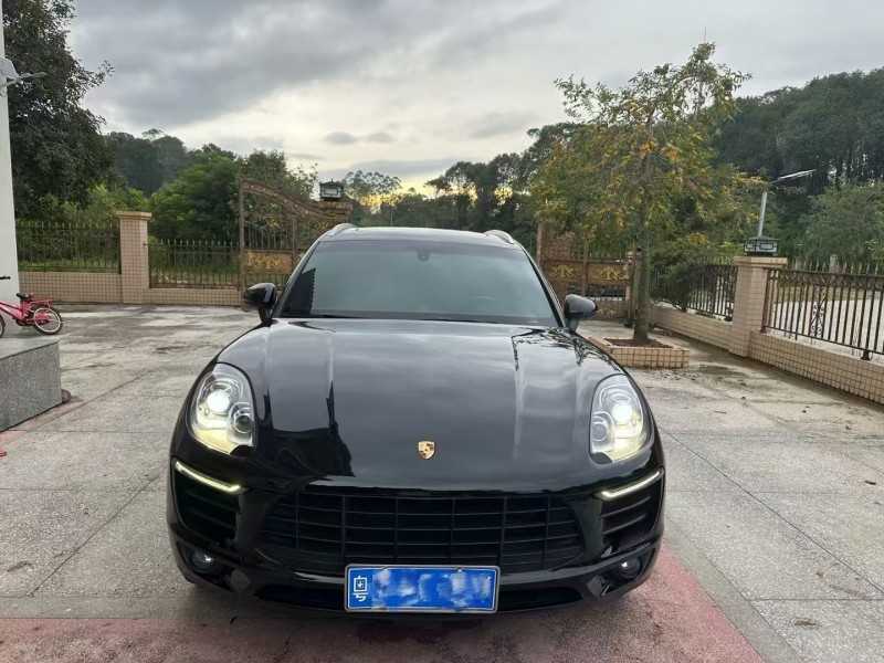 广州15年保时捷Macan1