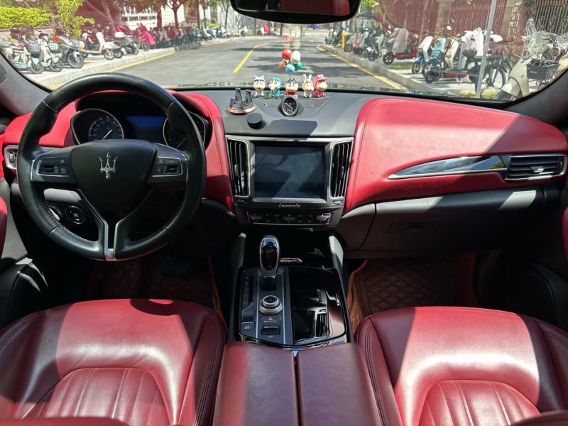 深圳18年玛莎拉蒂Levante4