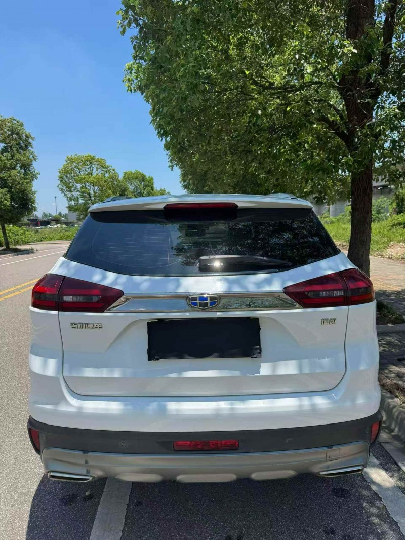 常德19年吉利博越9