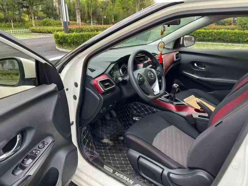 徐州16年日产蓝鸟4