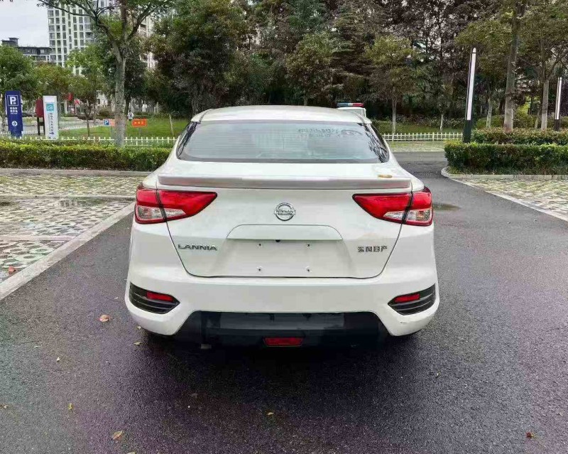 徐州16年日产蓝鸟8