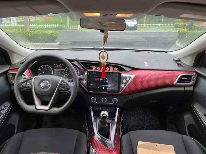 徐州16年日产蓝鸟9