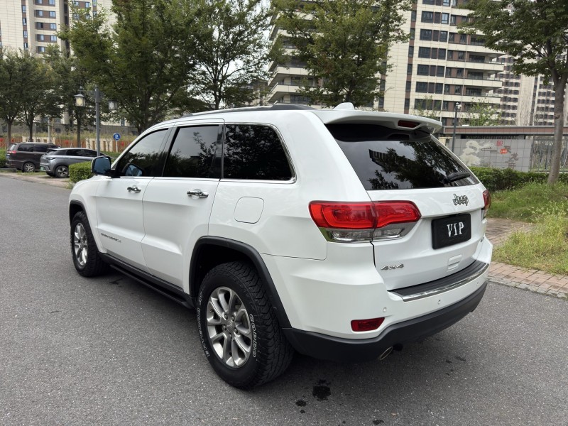 盐城15年Jeep大切诺基4