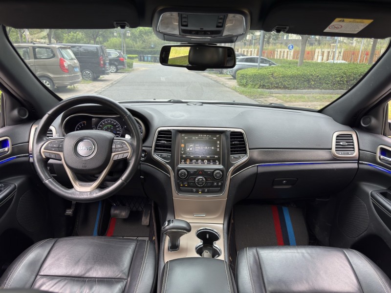 盐城15年Jeep大切诺基8