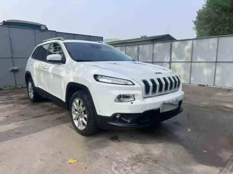 青岛15年Jeep自由光2