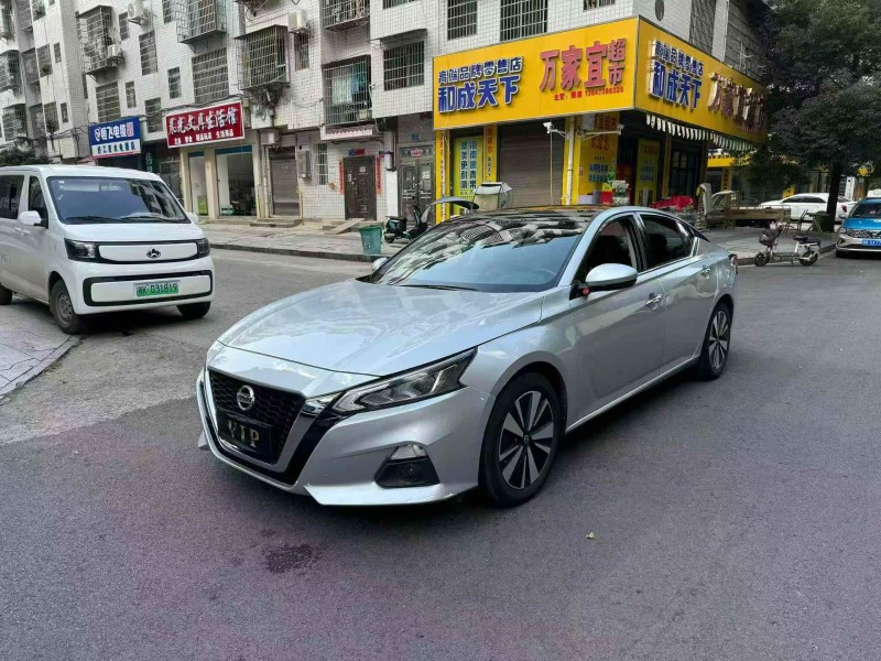 衡阳22年日产天籁2