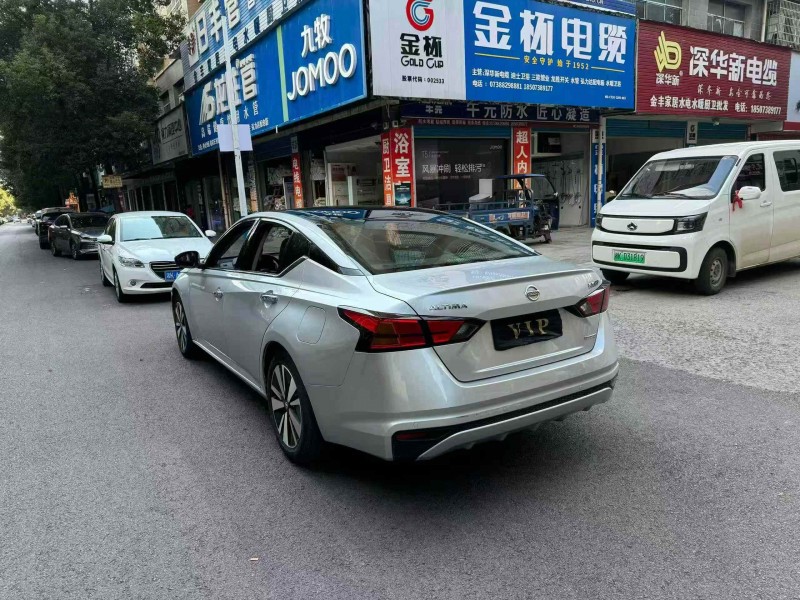 衡阳22年日产天籁5