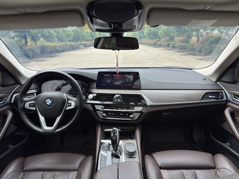 盐城19年宝马5系9