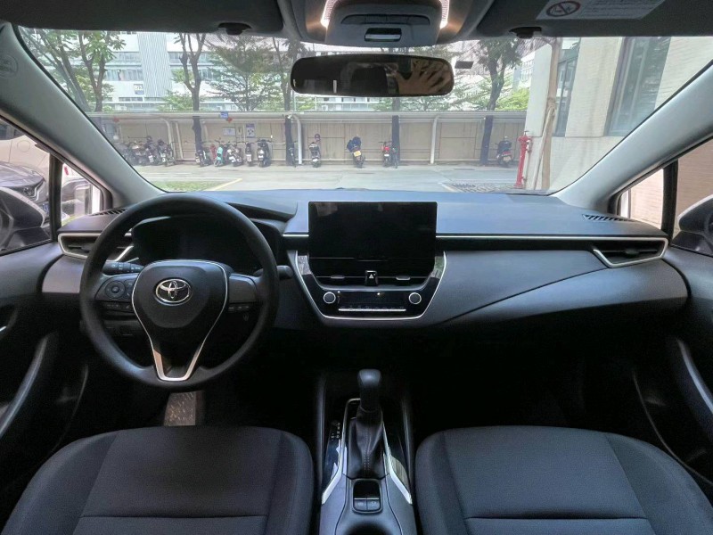 佛山23年丰田雷凌8