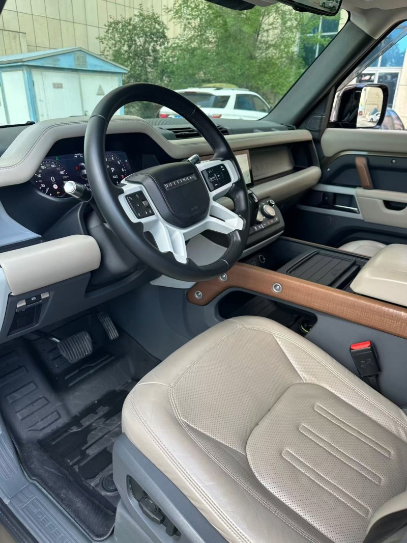 郑州21年路虎卫士7