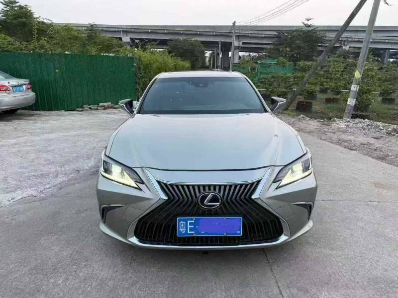 珠海20年雷克萨斯ES1