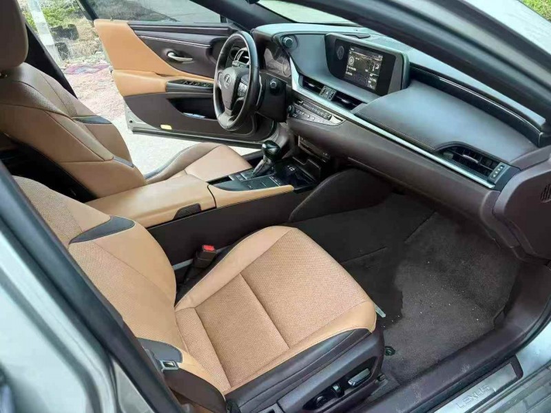 珠海20年雷克萨斯ES5