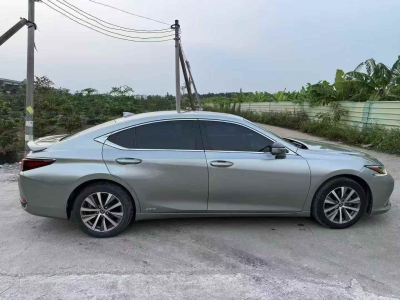 珠海20年雷克萨斯ES8