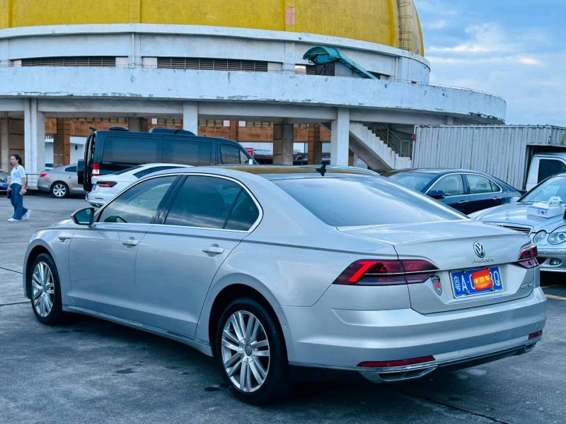 东莞17年大众辉昂7