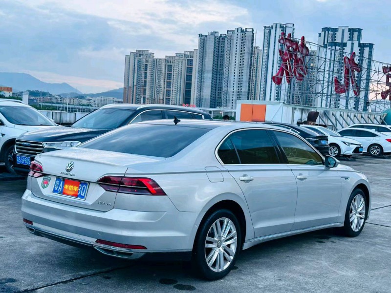 东莞17年大众辉昂8