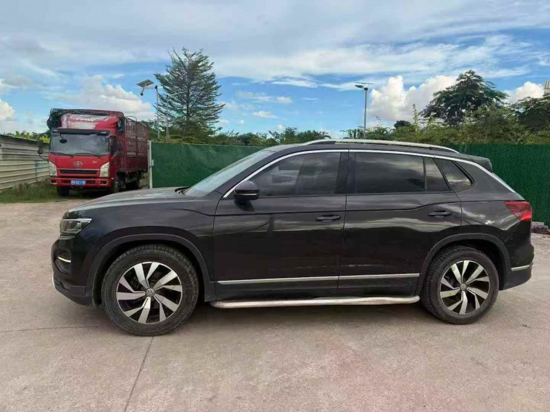 珠海20年大众探岳6