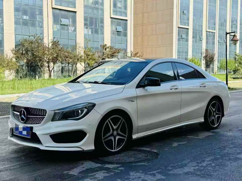 青岛16年奔驰CLA3