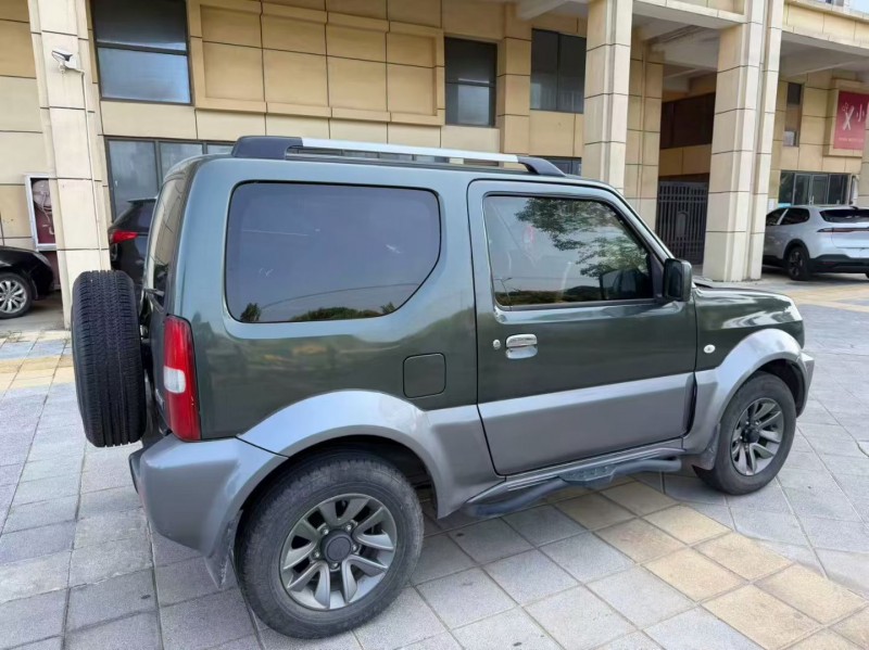 南昌17年铃木吉姆尼8