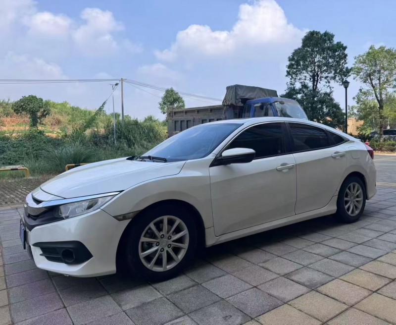 南昌17年本田思域2