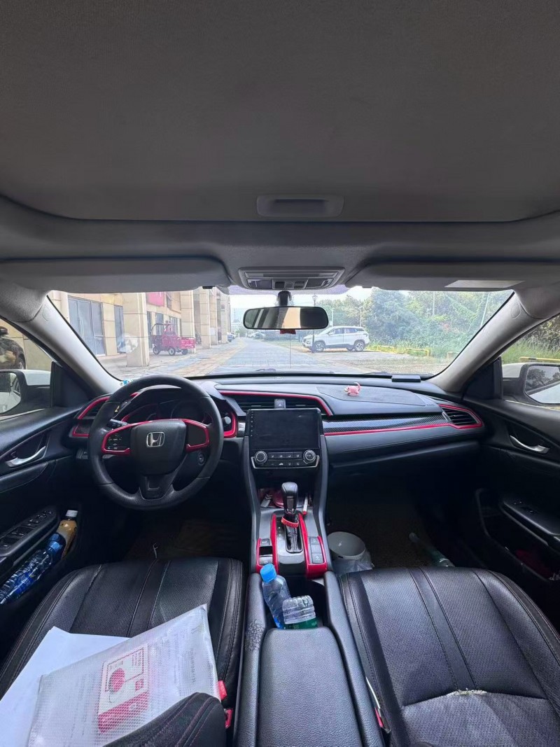 南昌17年本田思域4