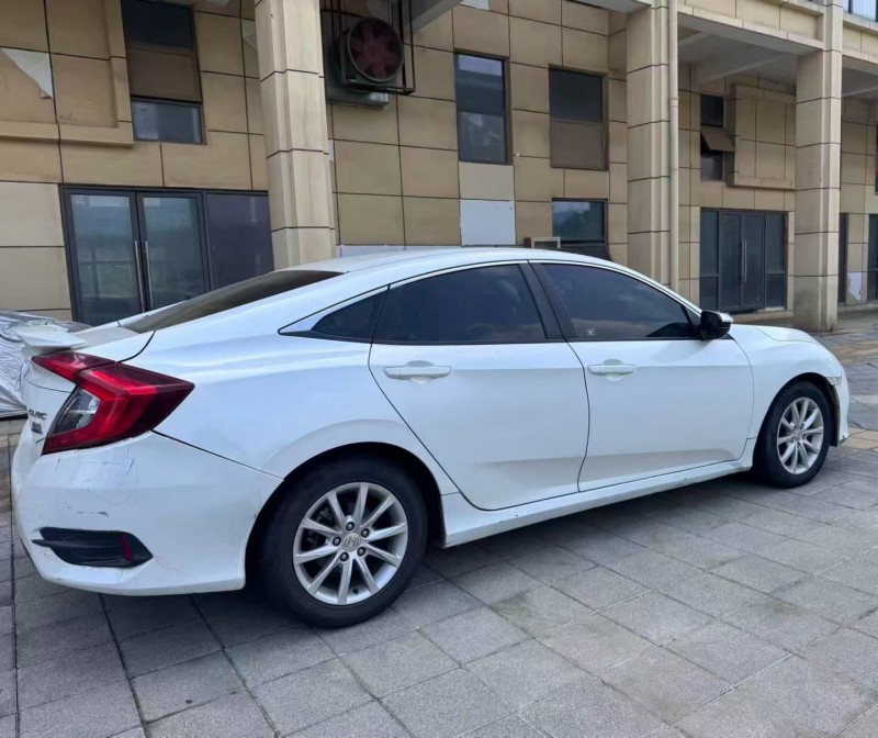 南昌17年本田思域8