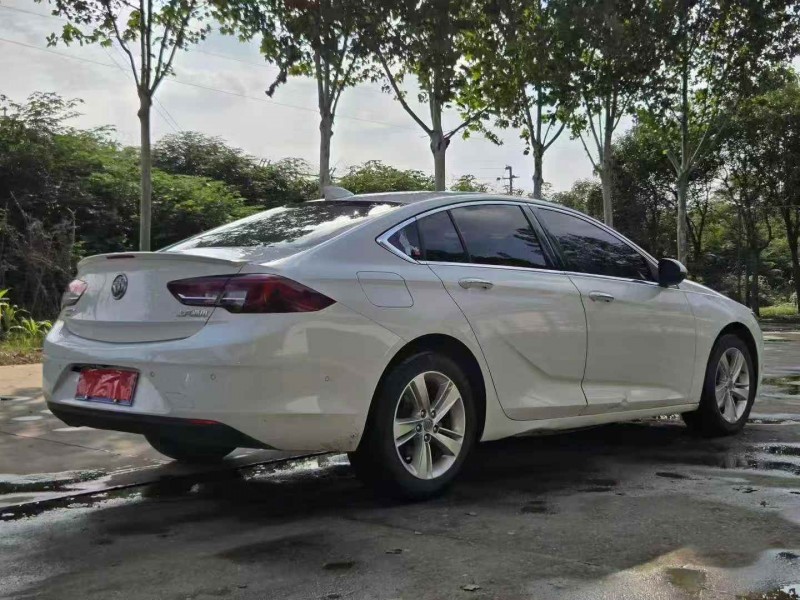 洛阳18年别克君威9