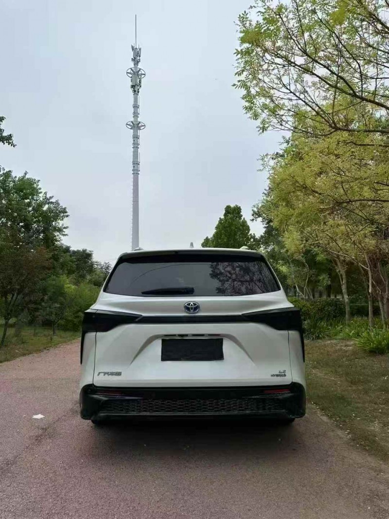 东营22年丰田塞纳4