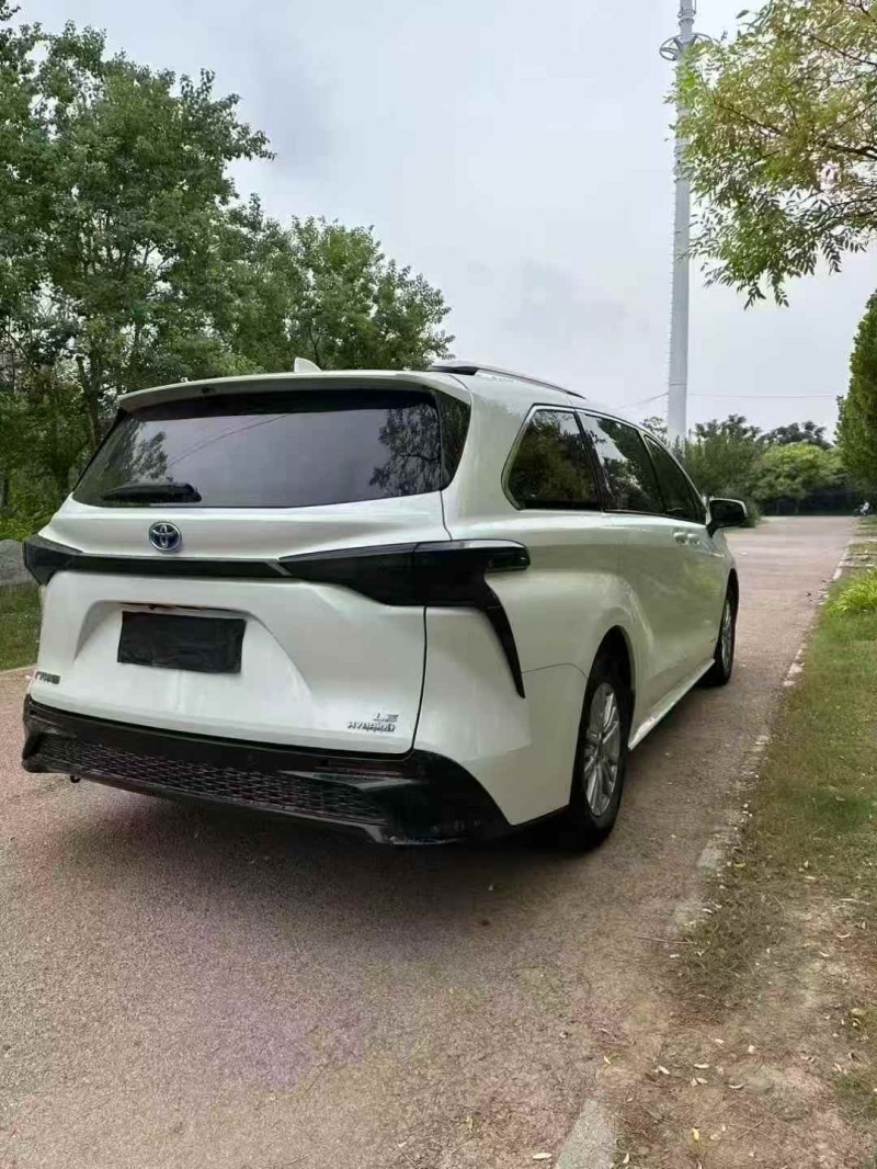 东营22年丰田塞纳7