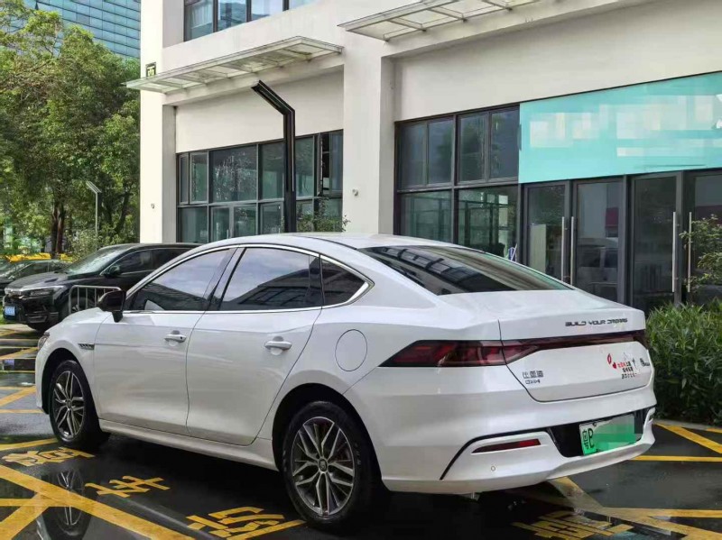 深圳22年比亚迪秦8