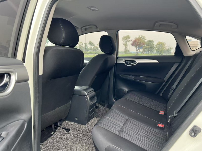 盐城19年日产轩逸5