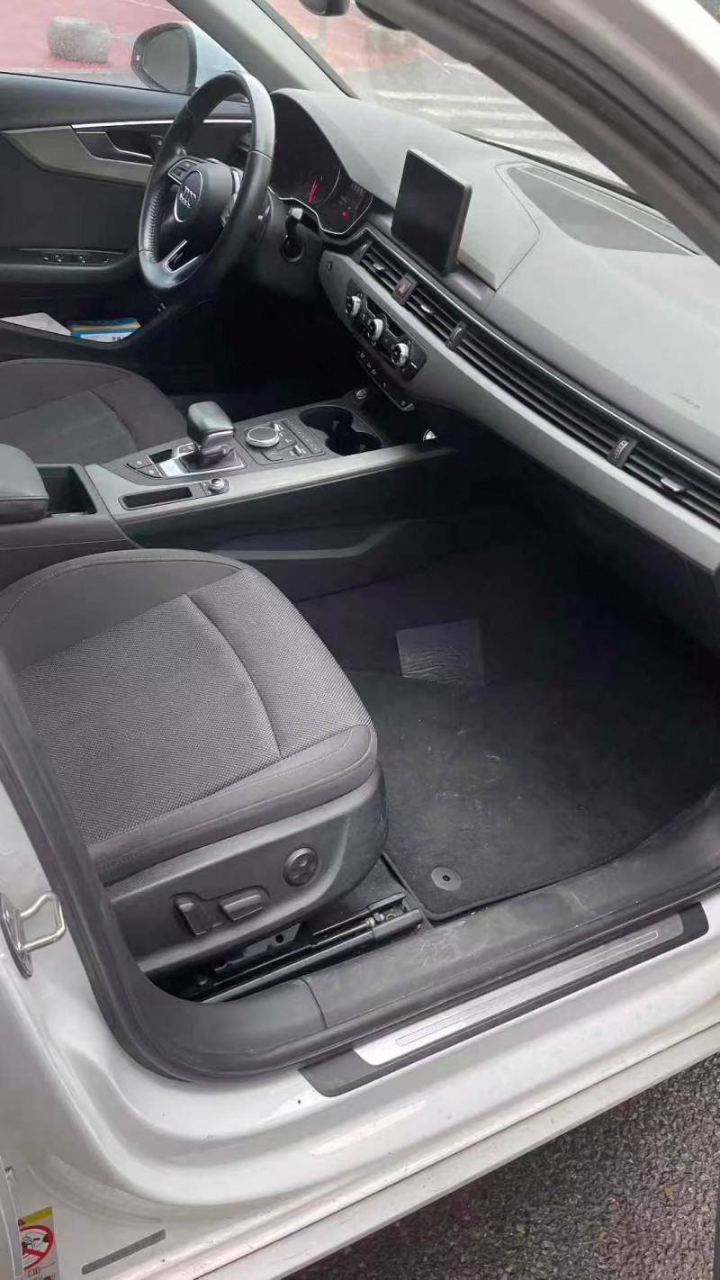 济宁18年奥迪A4L6