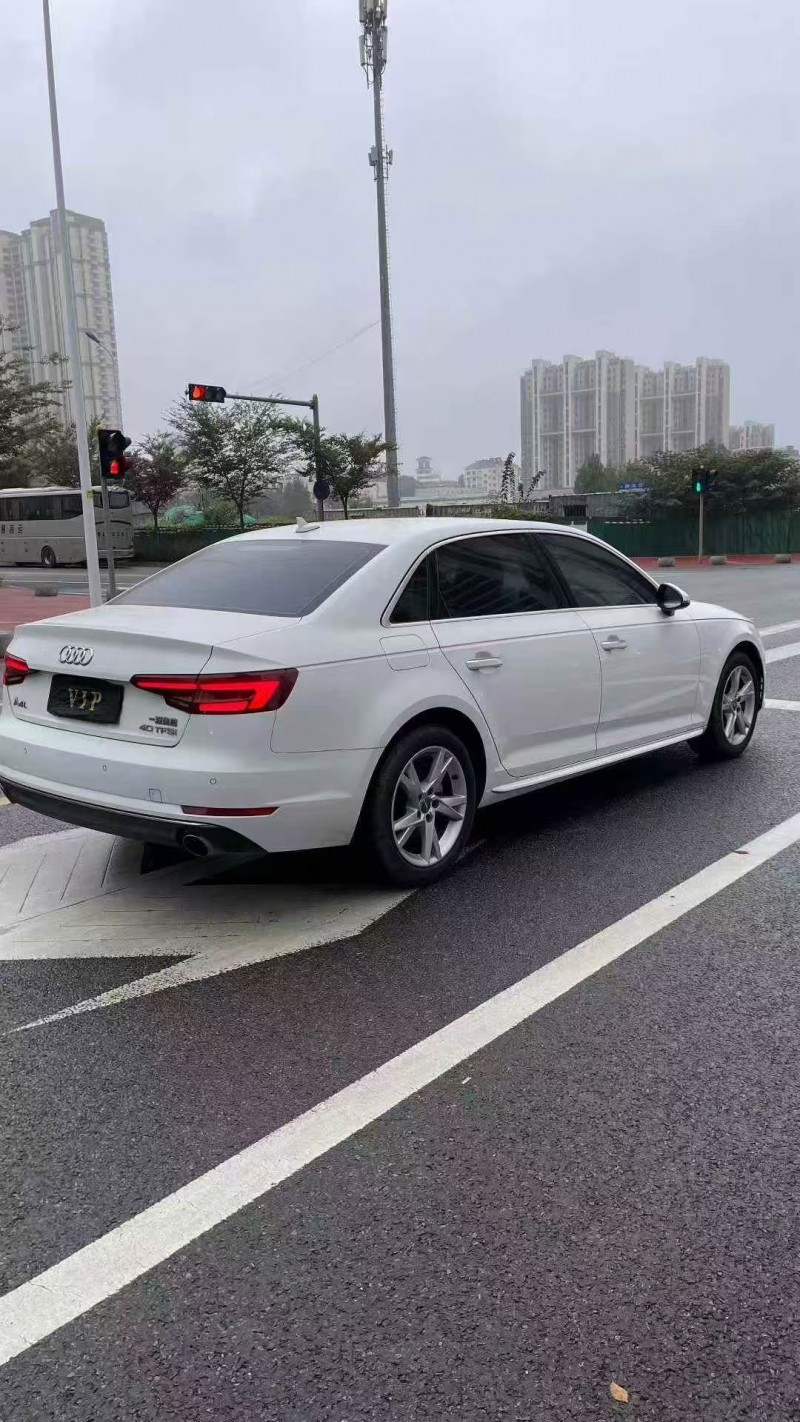 济宁18年奥迪A4L7