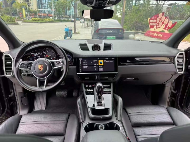 广州19年保时捷卡宴5