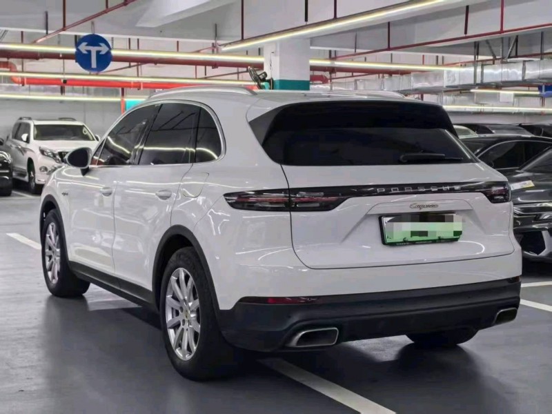 广州19年保时捷卡宴3