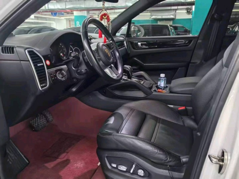 广州19年保时捷卡宴5