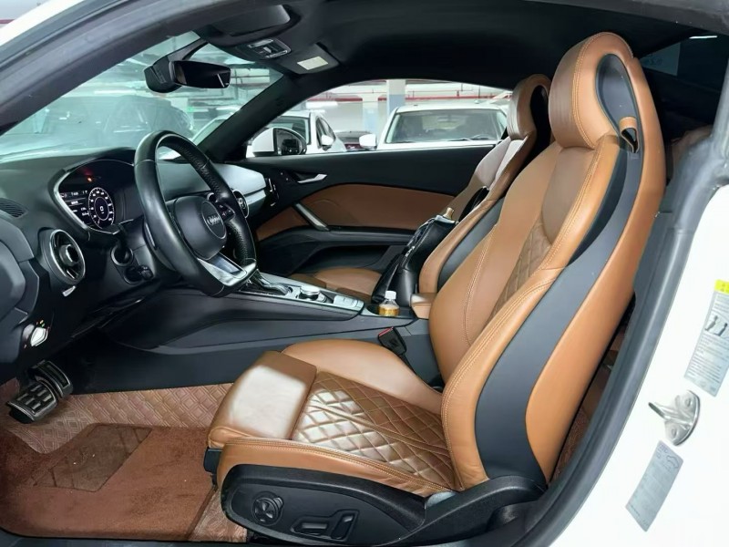 成都16年奥迪TT5