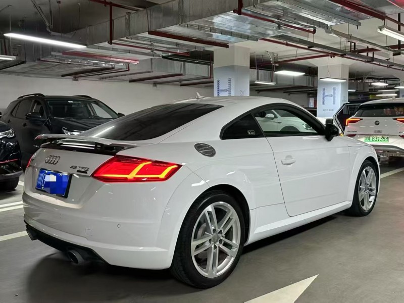 成都16年奥迪TT7