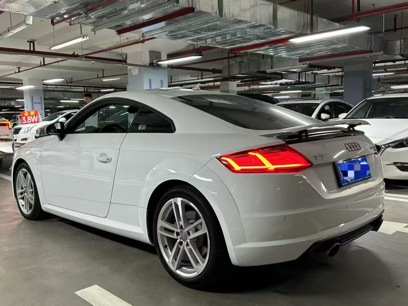 成都16年奥迪TT8