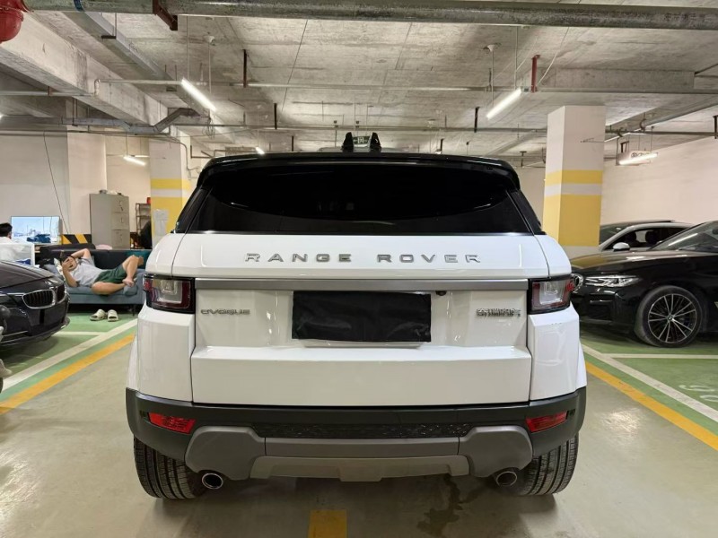 成都18年路虎极光6