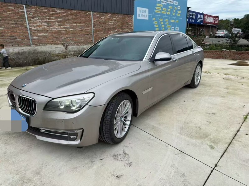 成都13年宝马7系2