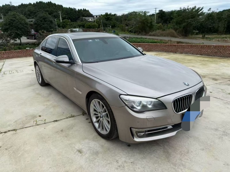 成都13年宝马7系5