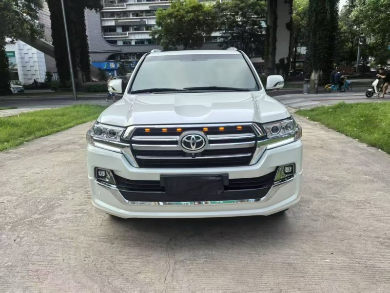 成都18年丰田兰德酷路泽1