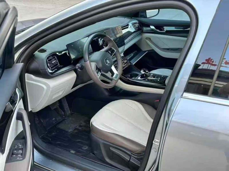 保定23年比亚迪秦4