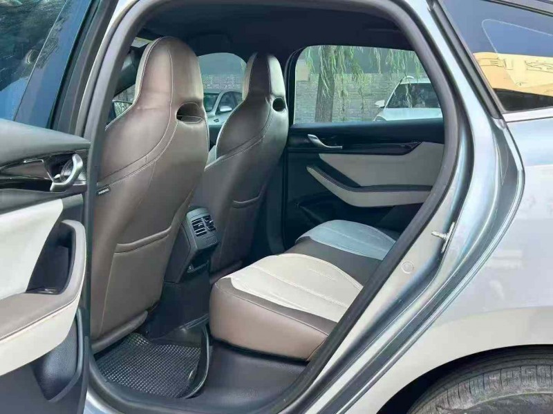 保定23年比亚迪秦5