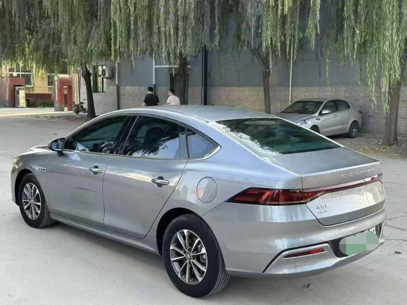 保定23年比亚迪秦8