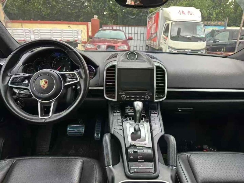 淄博18年保时捷卡宴4